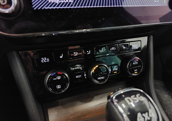 Skoda Superb cena 129900 przebieg: 191385, rok produkcji 2019 z Strzelno małe 704